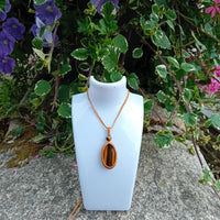 Anou – Collier unisexe en œil de tigre | Protection, force & élégance naturelle